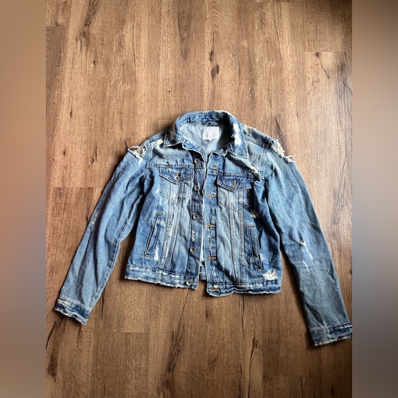 ZARA Trafaluc Denim Wear Jacket Size M Jean Button Closure Distressed - Picture 1 of 5